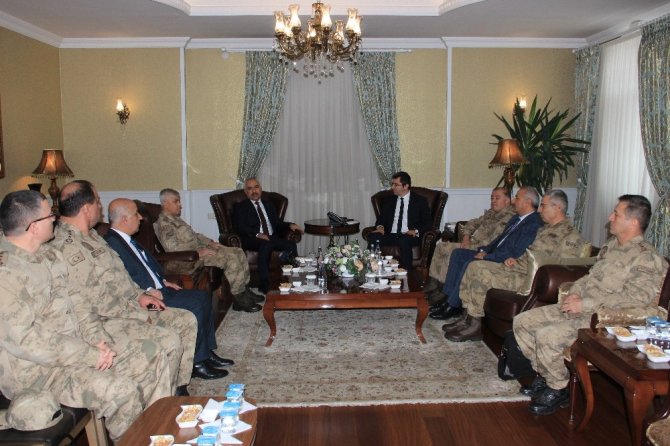 Ersoy’dan Tunceli’de mağarada sıkıştırılan teröristler hakkında açıklama