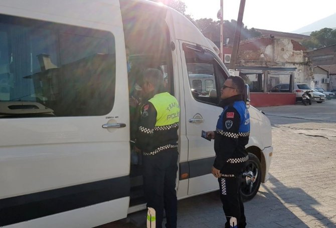 Muğla'nın Milas ilçesinde okul servisleri mercek altında