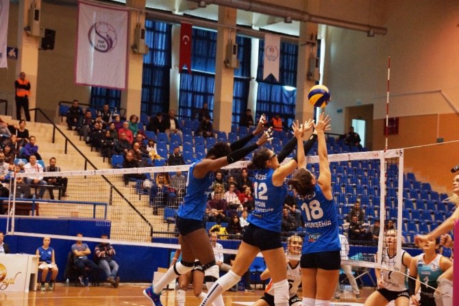 Vestel Venüs Sultanlar Ligi: Aydın Büyükşehir Belediyespor: 2 - Kameroğlu Beylikdüzü Voleybol İhtisas: 3