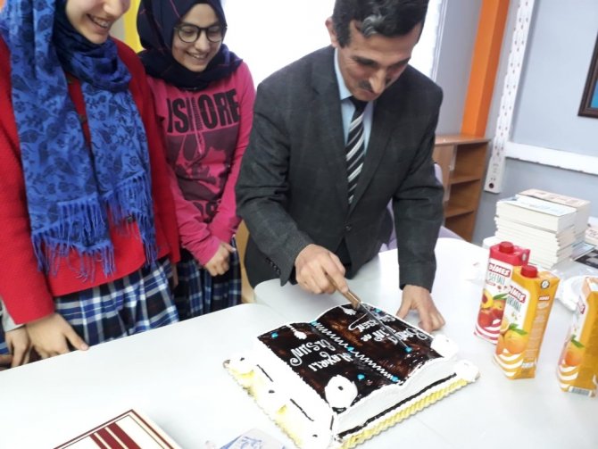 Yılmaz Erdoğan, ‘Benim İçin Ne Dilersen’ kitabının ilham kaynağı Kızılcahamamlı öğrencilerle buluştu