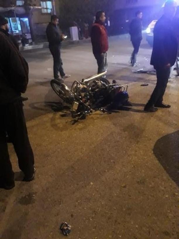 Adıyaman'da Motosiklet ile otomobil çarpıştı: 2 Yaralı