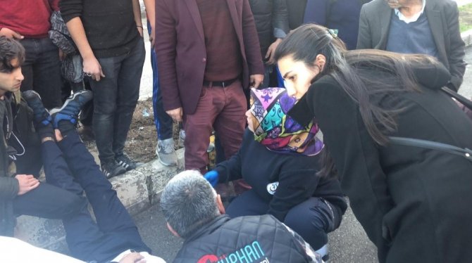 Adıyaman'da, otomobilin çarptığı yaya yaralandı