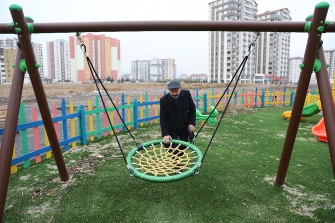 Çolakbayrakdar, "Vatandaşlarımızın yaşamaktan keyif alacağı bir Kocasinan inşa ediyoruz"