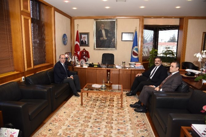 Anadolu Üniversitesi Rektörlüğüne atanan Prof. Dr. Şafak Ertan Çomaklı'ya ziyaretler devam ediyor