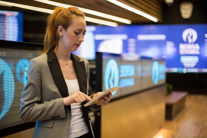 Borsa İstanbul, günün ilk yarısında yüzde 0,36'lık yükselişle tamamladı