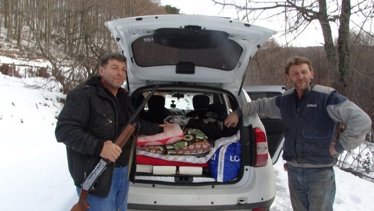 KÜTAHYA'nın Domaniç ilçesine bağlı Safa köyünde Köylüler ayı nöbetinde