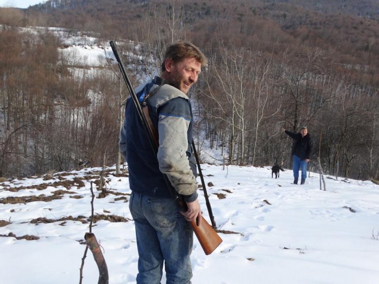 KÜTAHYA'nın Domaniç ilçesine bağlı Safa köyünde Köylüler ayı nöbetinde