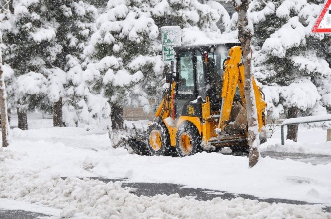 Akşehir Belediyesinden kar temizliği çalışmaları / 26.12.2018