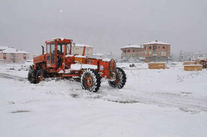 Akşehir Belediyesinden kar temizliği çalışmaları / 26.12.2018