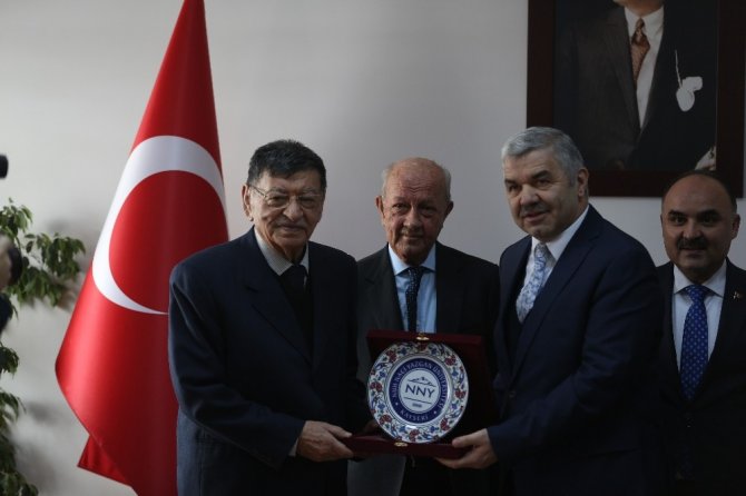 Başkan Çelik’ten, "Devlet Hastanesi’nin olduğu alan Nuh Naci Yazgan Tıp Fakültesi olsun" önerisi