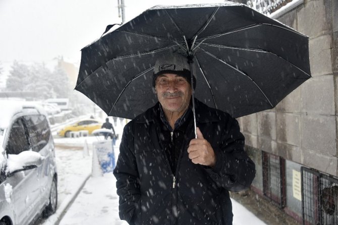 Gümüşhane’de kar yağışı "engelli ve hamile kamu görevlileri öğleden sonra idari izinli sayılacak"