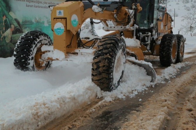 İlkadım’da karla mücadele "karla mücadele çalışmalarının 7/24 aralıksız sürüyor"