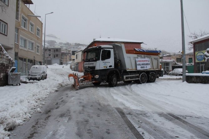 İncesu Belediyesi Fen İşleri Müdürlüğünce karla mücadele çalışmaları başladı