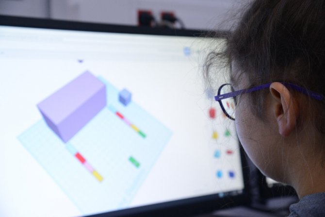 'Kodlanan değil kodlayan" Teknoloji Fen Okulları’nda ÜNİTEK zamanı