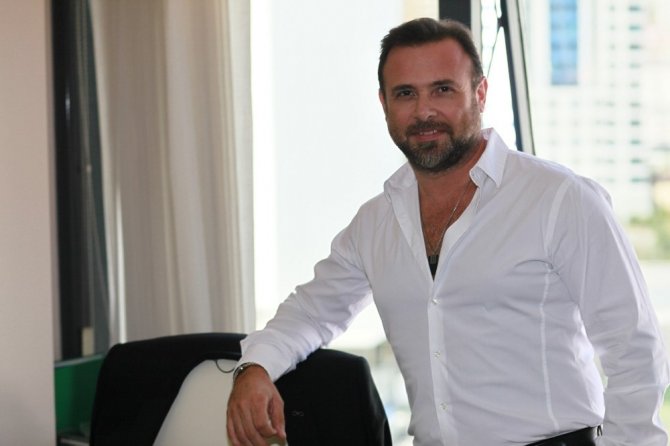 Op.Dr. Kerem Bıkmaz, "Bacaklarda uyuşma ve yanma hissine dikkat"