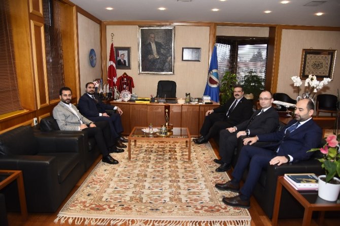 Anadolu Üniversitesi Rektörü Prof. Dr. Çomaklı'ya ziyaretler devam ediyor