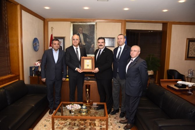 Anadolu Üniversitesi Rektörü Prof. Dr. Çomaklı'ya ziyaretler devam ediyor