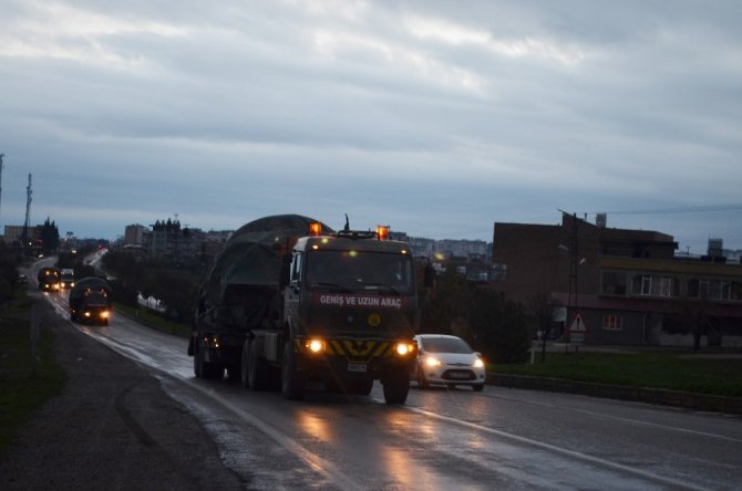 Askeri araçlar Kırıkhan'dan ve Hassa ilçelerinden geçerek Kilis'e doğru hareket etti.