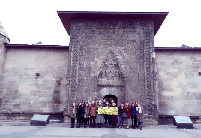 Atatürk Üniversitesi Kazım Karabekir Eğitim Fakültesi öğrencilerinden anlamlı gezi