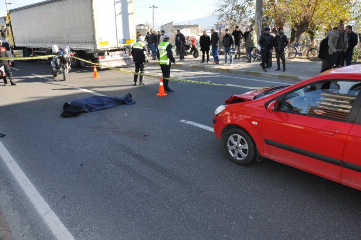 AYDIN'ın Nazilli ilçesinde Yolun karşısına geçmek isterken canından oldu