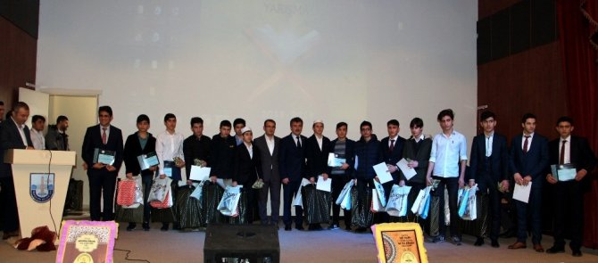 Bursa'da Kur'an-ı kerimi güzel okuma yarışmasının finali Yenişehir ilçesinde yapıldı