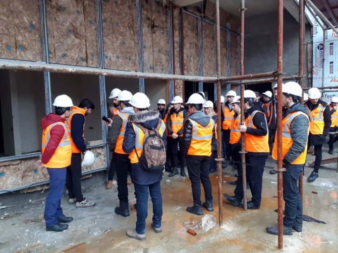 Gaziantep Üniversitesi Teknik Bilimler Meslek Yüksekokulu öğrencileri teknik geziye katıldı