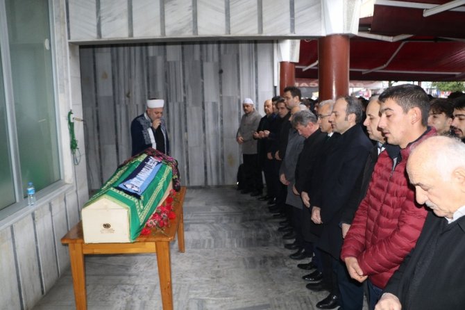 Nazan öğretmen öğrencilerinin ve meslektaşlarının gözyaşları ile memleketi Ankara'ya uğurlandı