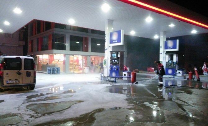 Samsun'un 19 Mayıs ilçesinde Akaryakıt istasyonunda faciadan dönüldü