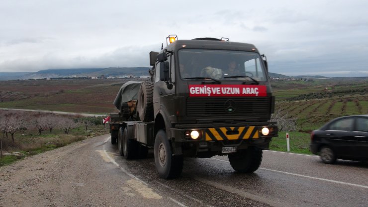 TÜRK Silahlı Kuvvetleri'nce (TSK) Suriye'nin Menbiç bölgesine, tank ve zırhlı araç sevkiyatı yapıldı.