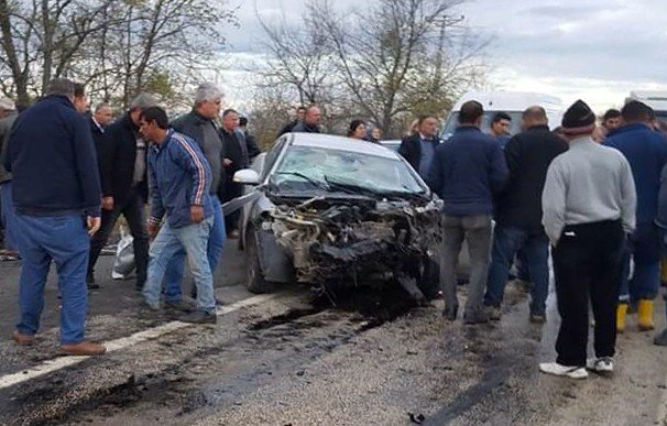 Adana'nın Ceyhan ilçesinde trafik kazası: 1 ölü, 2 yaralı