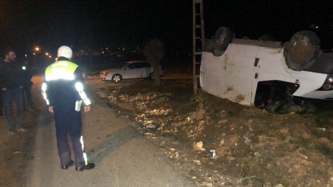 Adıyaman'da buzlanma nedeniyle meydana gelen kazada 2 kişi yaralandı