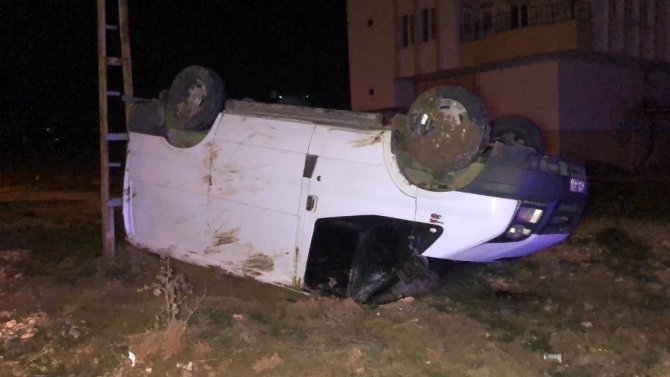 Adıyaman'da buzlanma nedeniyle meydana gelen kazada 2 kişi yaralandı