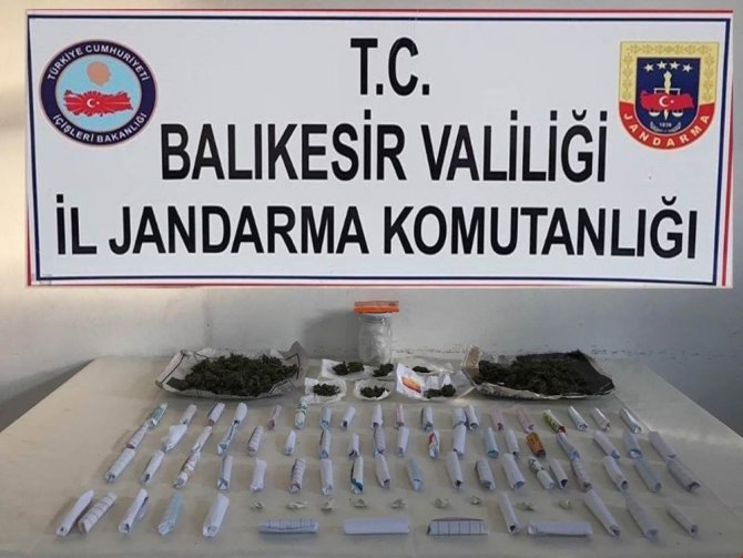 Balıkesir İl Jandarma Komutanlığı ekiplerince Ayvalık’ta uyuşturucu operasyonu