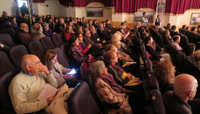 Piyanist Ezgi Serim Foça’da unutulmaz bir müzik dinletisi sundu.