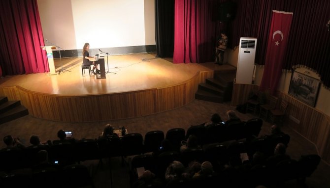 Piyanist Ezgi Serim Foça’da unutulmaz bir müzik dinletisi sundu.