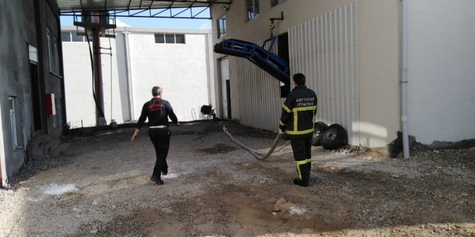 Adıyaman'da, bir fabrikada çıkan yangın paniğe neden oldu