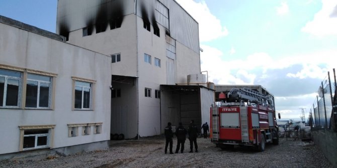 Adıyaman'da, bir fabrikada çıkan yangın paniğe neden oldu