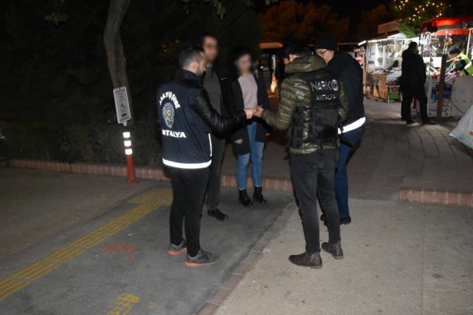 Antalya’da "Türkiye Güven Huzur Uygulaması" 5 bin 64 kişi sorgulandı