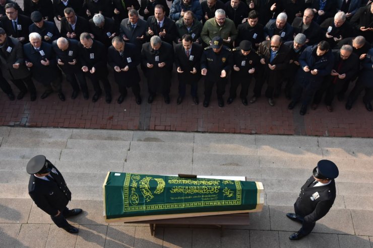 BURSA İnegöl ilçesinin eski Belediye Başkanı Kemal Özkan, 98 yaşında vefat etti.