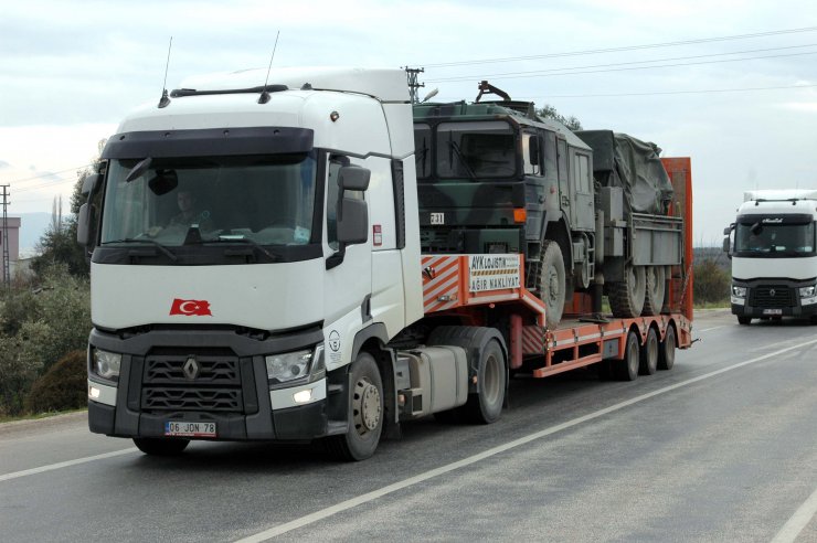 Sınıra askeri sevkiyat "Hatay'ın Hassa ilçesindeki askeri hareketlilik devam ediyor"