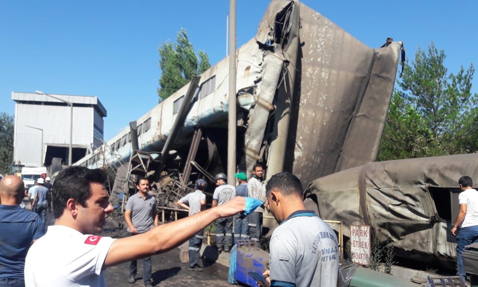 Muğla'da Yatağan Termik Santrali'nin kömür bandı çöktü: 9 yaralı