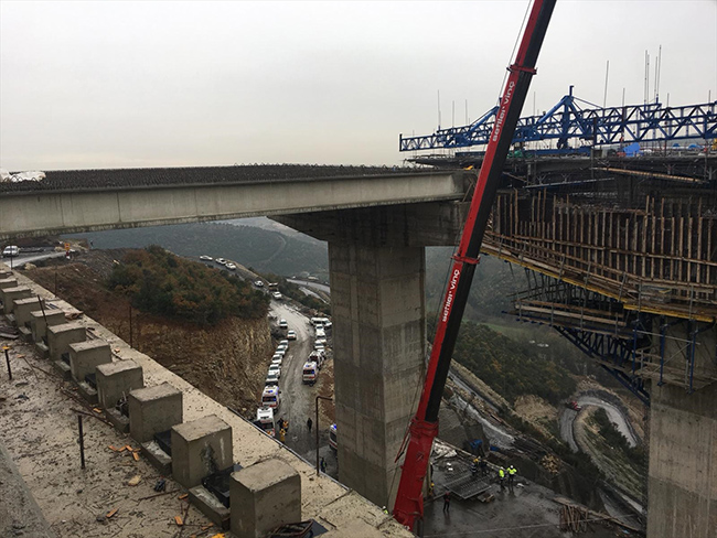 Gebze'de viyadük inşaatında meydana gelen kazada işçiler kurtarıldı mı? 