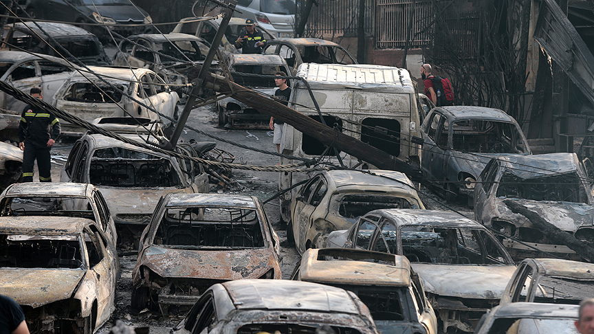 Yunanistan'da yangında ölenlerin sayısı 76'ya yükseldi