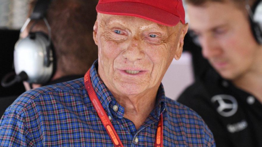 Formula 1'in efsane pilotu Avusturyalı Niki Lauda, 70 yaşında hayata gözlerini yumdu.