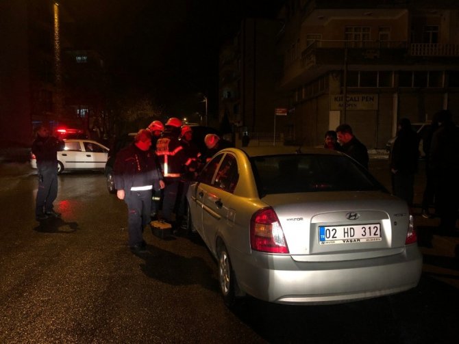 Adıyaman'da Otomobil ile hafif ticari araç çarpıştı: 4 kişi yaralandı