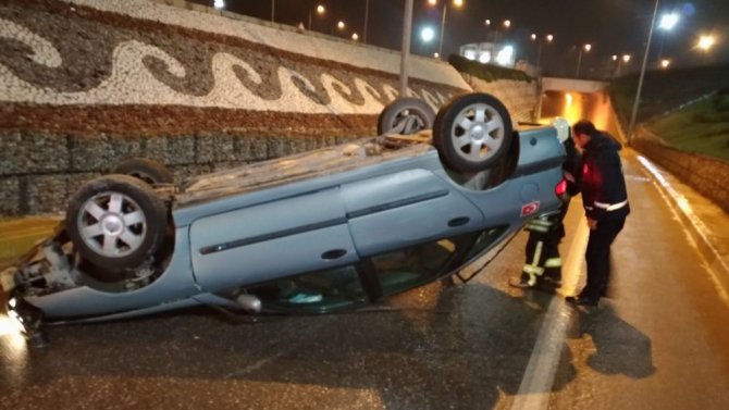 Denizli'nin Pamukkale ilçesinde Kontrolden çıkan otomobil takla attı: 1 yaralı