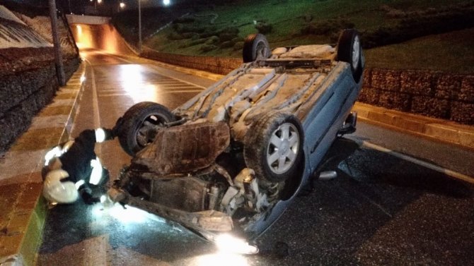 Denizli'nin Pamukkale ilçesinde Kontrolden çıkan otomobil takla attı: 1 yaralı