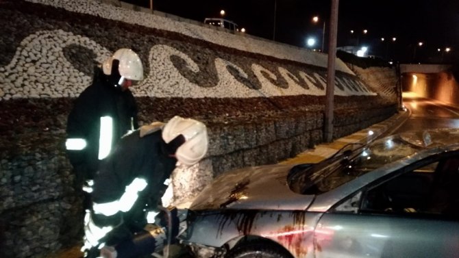 Denizli'nin Pamukkale ilçesinde Kontrolden çıkan otomobil takla attı: 1 yaralı