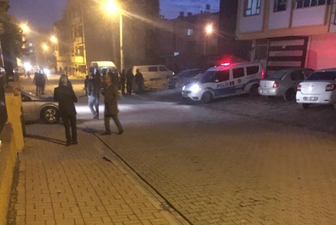 Şanlıurfa'da kimliği belirsiz kişi tarafından bıçaklanan genç hayatını kaybetti