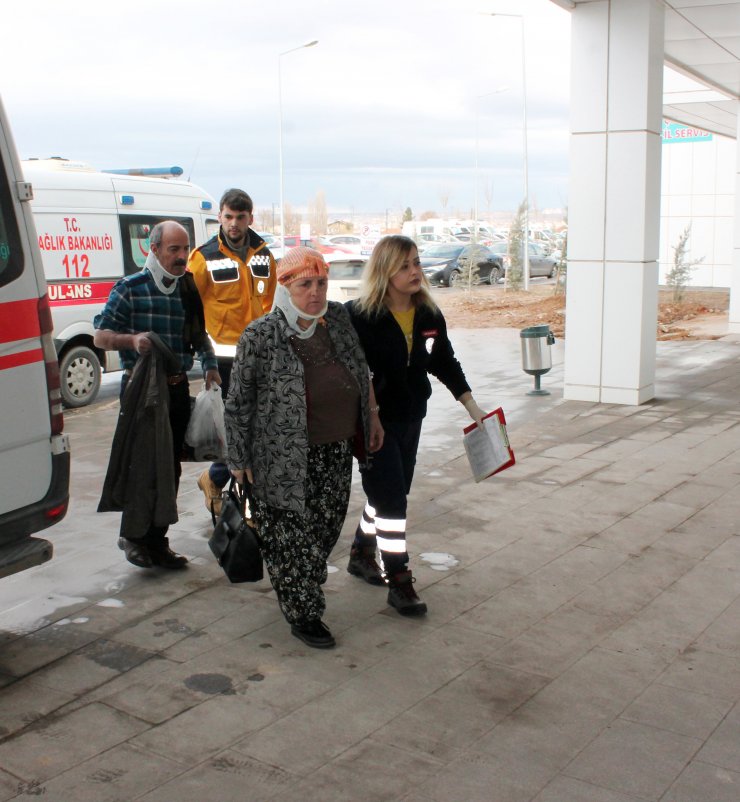 AKSARAY'da otomobilin şarampole devrilmesi sonucu meydana gelen kazada, 3 kişi yaralandı.